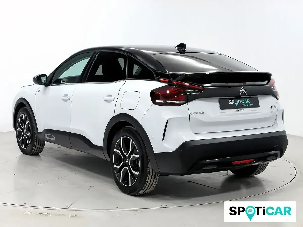 Usado Citroën e-C4 114 kW (156 CV) 2024 Blanco Berlina