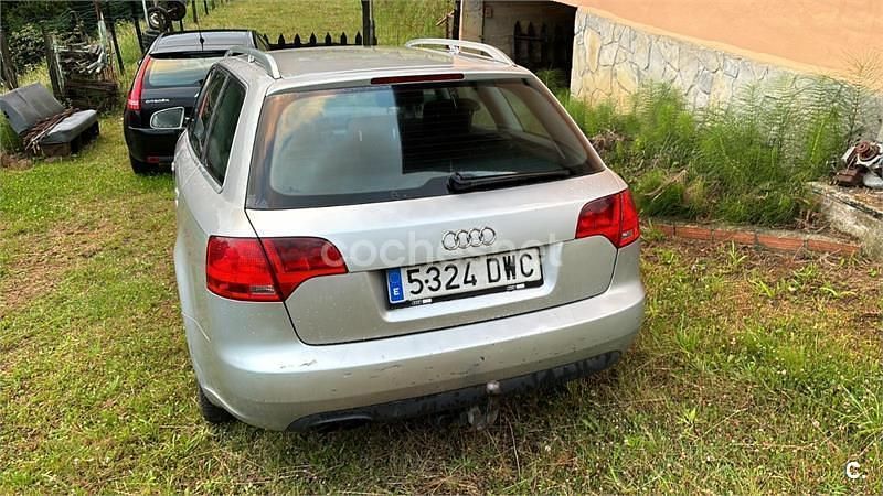 Usado Audi A4 140 CV (102 kW) 2006 Gris / plata Familiar