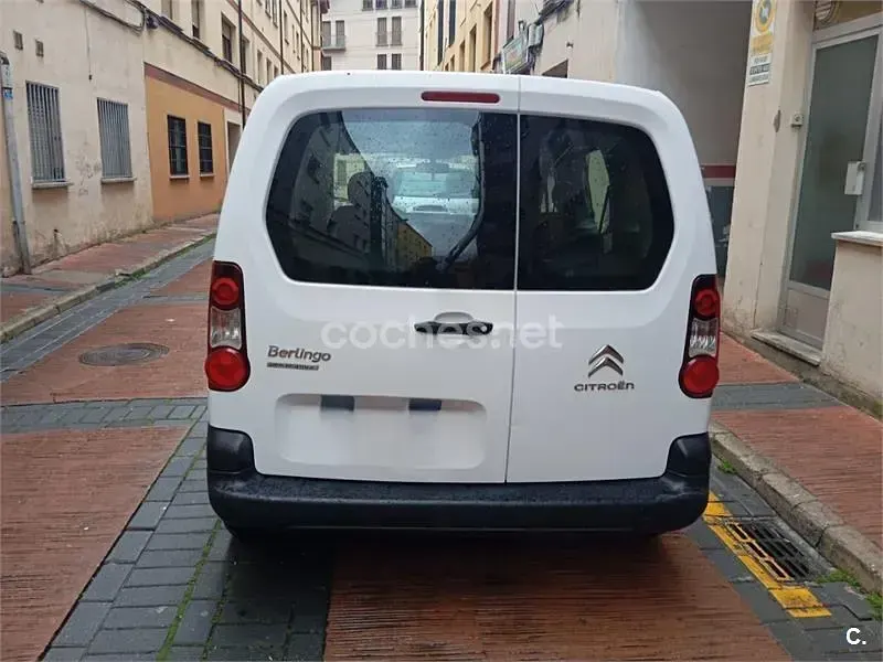 Usado Citroën Berlingo Live 75 CV (55 kW) 2017 Blanco Monovolumen