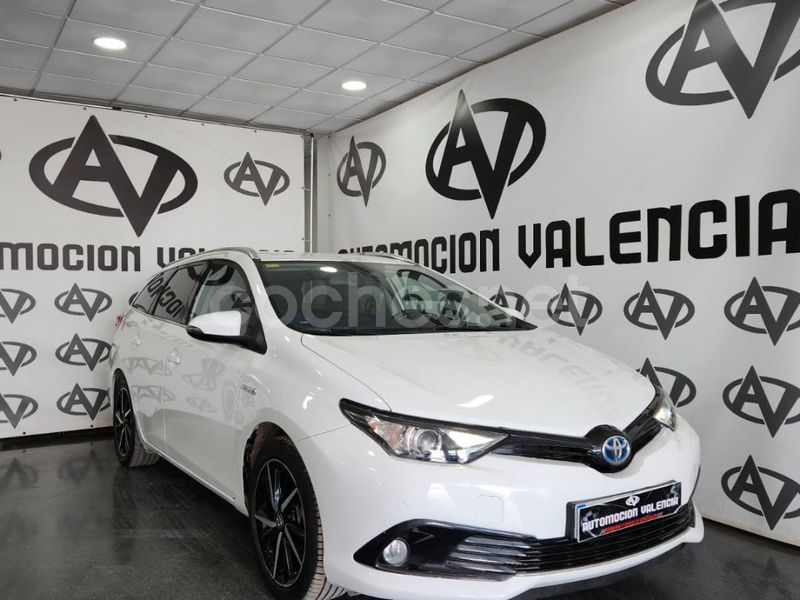 Blanco Usado 2018 Toyota Auris Hybrid Active Familiar | 11.500 € (Precio justo) - Imagen 1/4