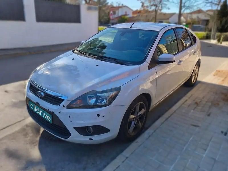 Usado Ford Focus Trend 109 CV (80 kW) 2009 Blanco Berlina