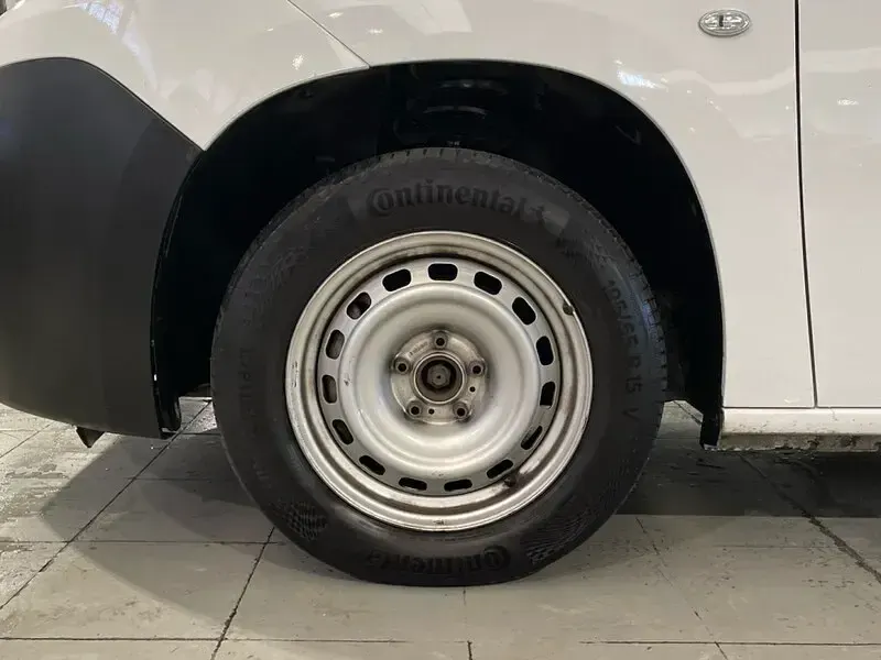 Usado Peugeot Partner Premium 99 CV (72 kW) 2021 Blanco Monovolumen