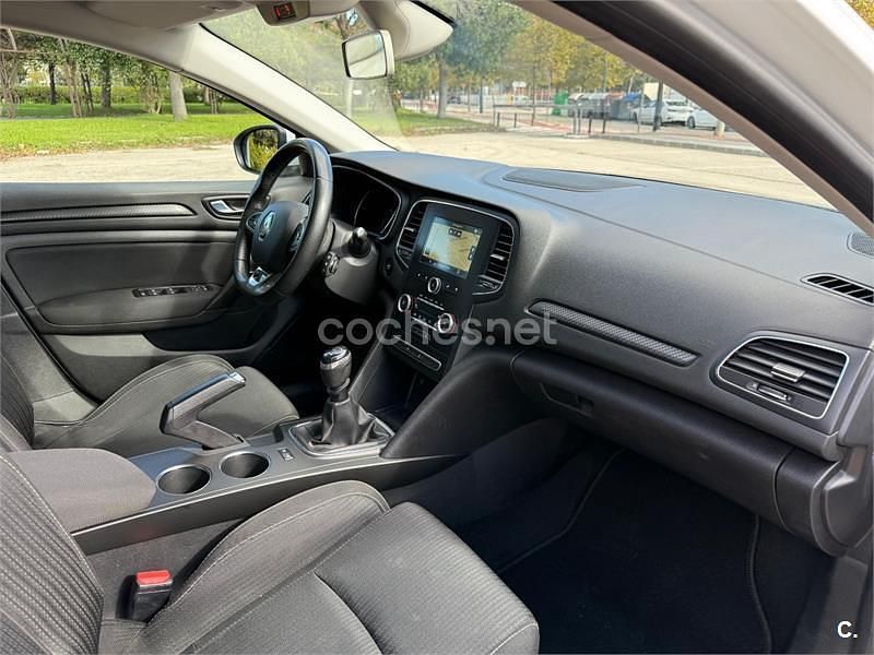 Usado Renault Mégane IV LIMITED 115 CV (84 kW) 2020 Blanco Berlina