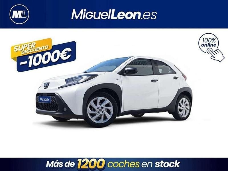 Blanco Usado 2023 Toyota Aygo Play Utilitario | 11.985 € (Buen precio) - Imagen 1/3