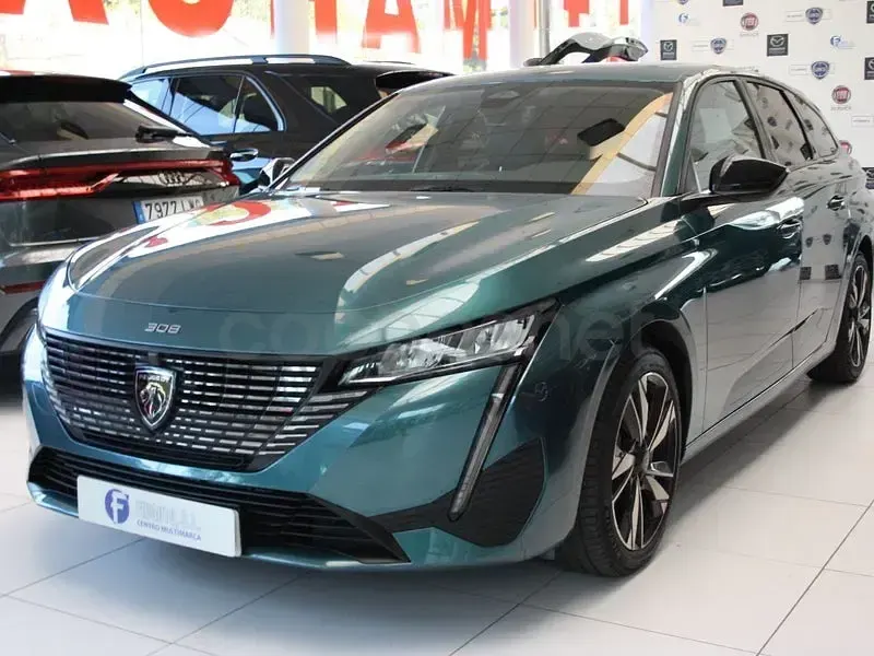 Usado Peugeot 308 SW Allure 130 CV (95 kW) 2023 Verde Familiar