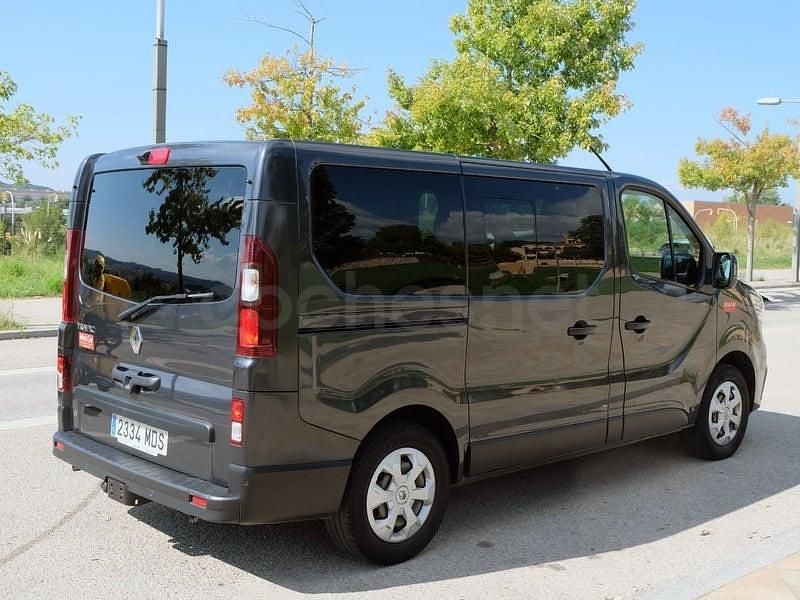 Usado Renault Trafic Equilibre 150 CV (110 kW) 2023 Gris / plata Monovolumen
