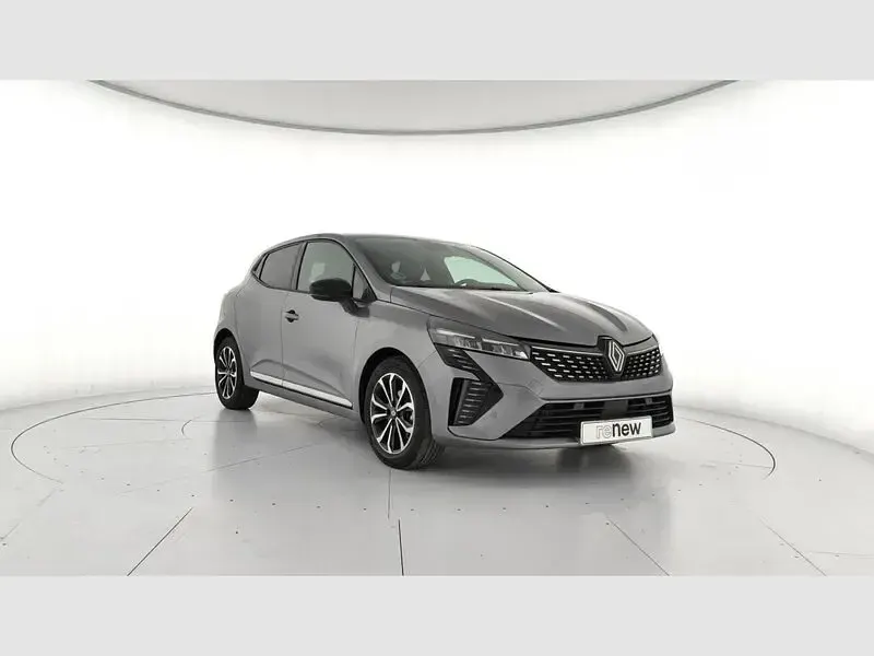 Usado Renault Clio V Techno 100 CV (73 kW) 2025 Gris Berlina