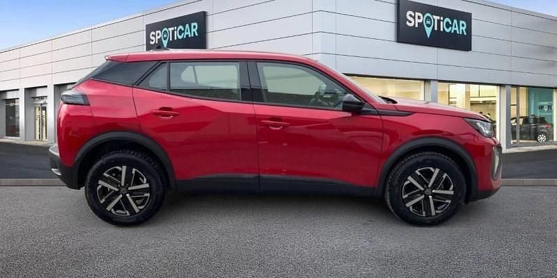 Usado Peugeot 2008 Active 102 CV (75 kW) 2023 Rojo SUV
