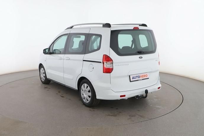 Usado Ford Tourneo Trend 100 CV (73 kW) 2016