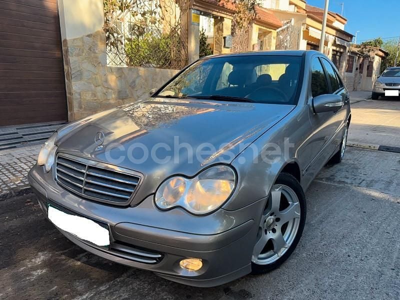 Beige Usado 2004 Mercedes C220 Classic Berlina | 4890 € (Precio justo) - Imagen 1/4