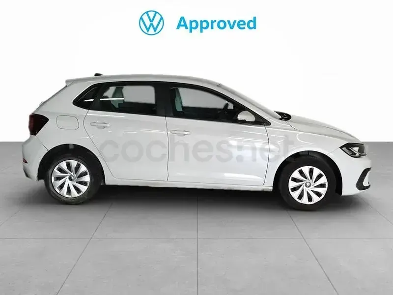 Usado VW Polo 95 CV (69 kW) 2023 Gris / plata Utilitario