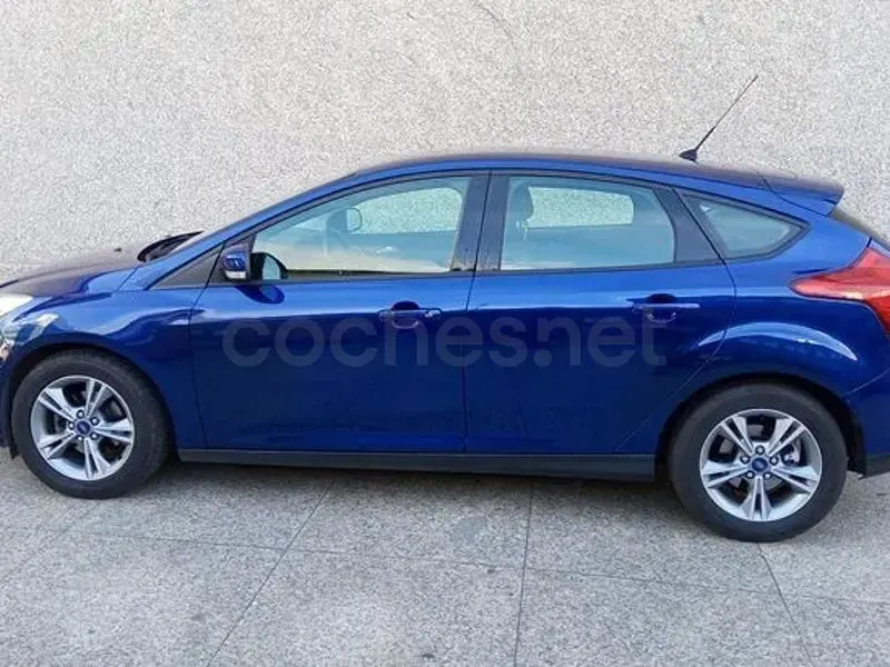 Usado Ford Focus Titanium 125 CV (91 kW) 2013 Azul Berlina