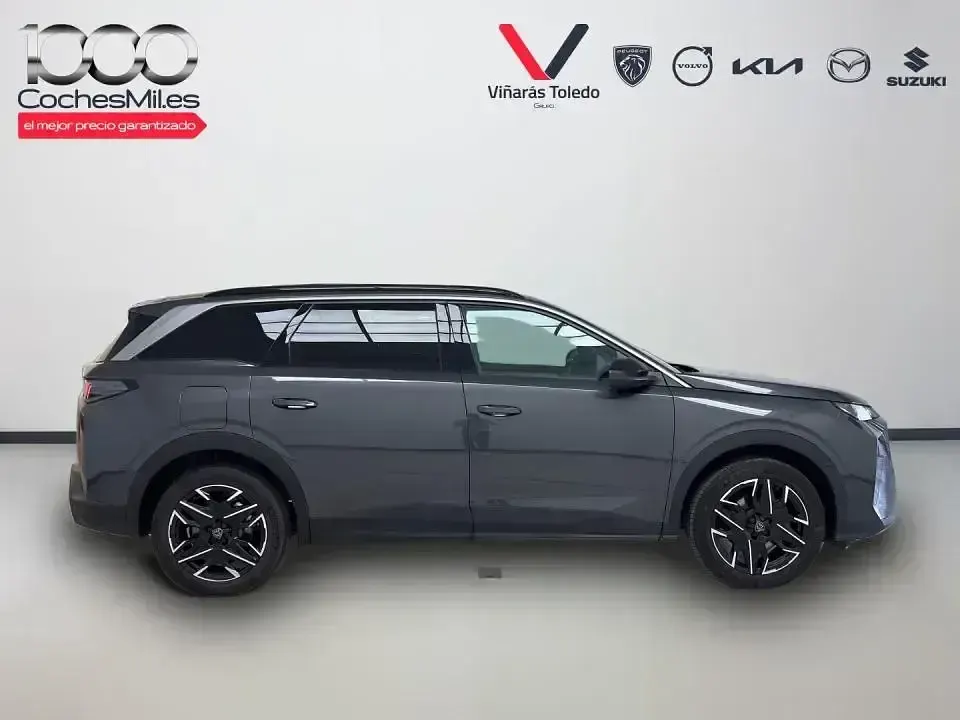 Käytetty Peugeot 5008 Allure 145 HP (106 kW) 2025 Harmaa Katumaasturi