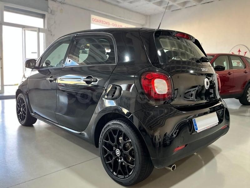 Usado Smart ForFour Passion 90 CV (66 kW) 2017 Negro Utilitario