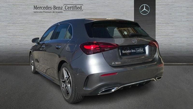 Usado Mercedes A180 136 CV (100 kW) 2025 Gris