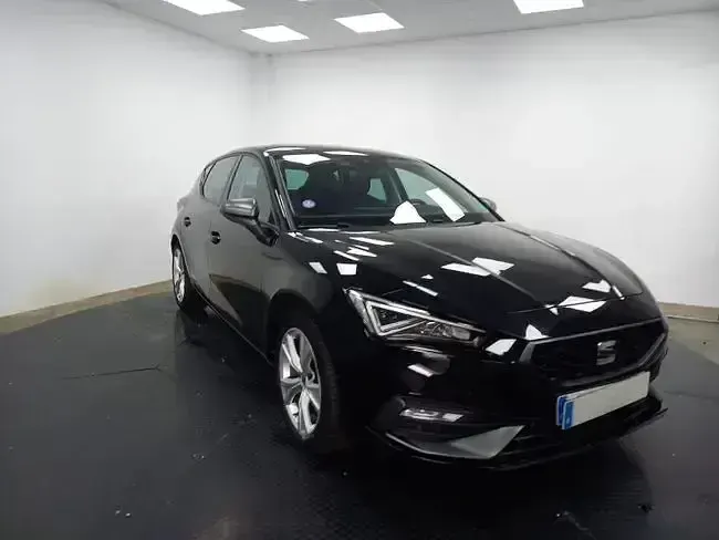 Usado Seat Leon FR 110 CV (80 kW) 2021 Negro Berlina