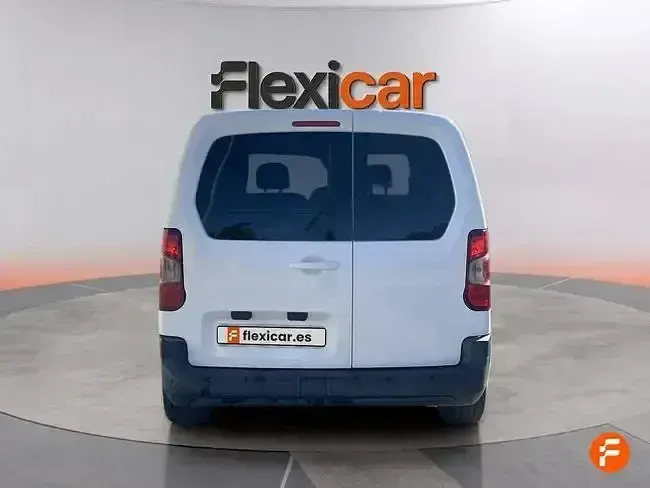 Usado Citroën Berlingo Feel 102 CV (75 kW) 2019 Blanco Monovolumen