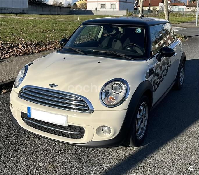 Usado Mini Cooper D 110 CV (80 kW) 2011 Beige Utilitario