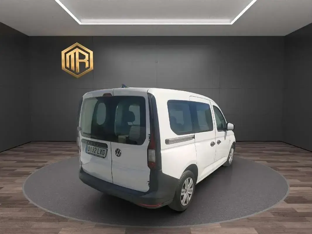 Usado VW Caddy 102 CV (75 kW) 2022 Blanco Monovolumen