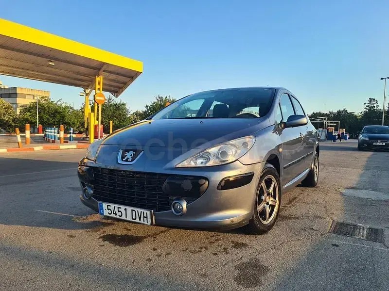 Usado Peugeot 307 110 CV (80 kW) 2007 Gris / plata Berlina