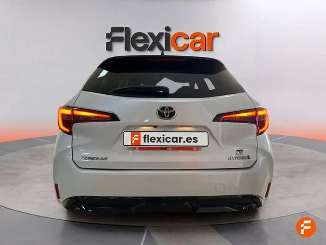 Usado Toyota Corolla Sport 140 CV (102 kW) 2023 Gris Familiar