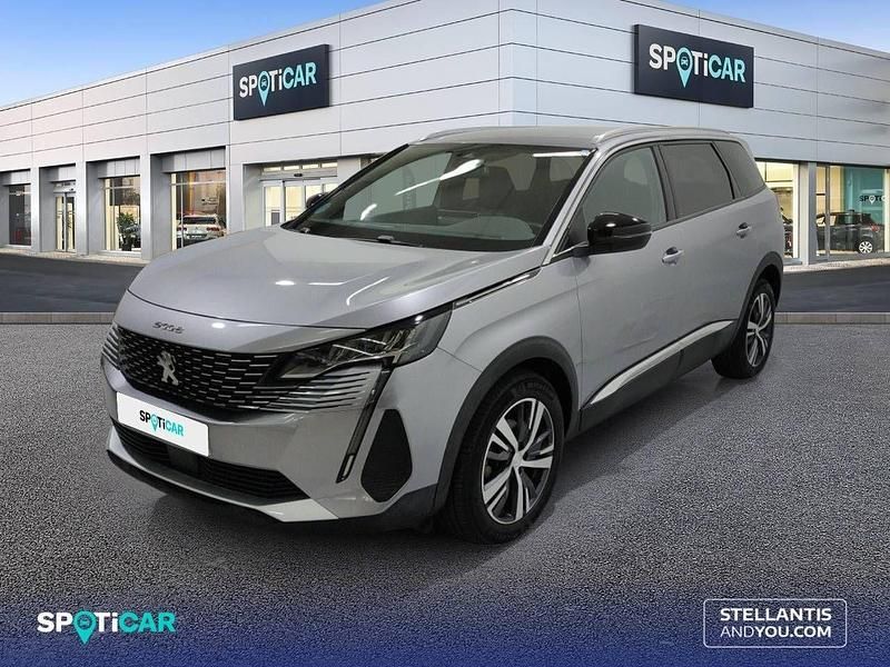 Usado Peugeot 5008 Allure 130 CV (95 kW) 2024 Gris SUV
