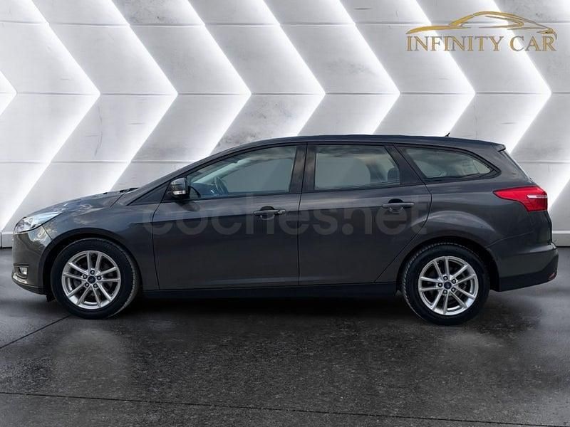 Usado Ford Focus Business Edition 125 CV (91 kW) 2017 Gris / plata Familiar