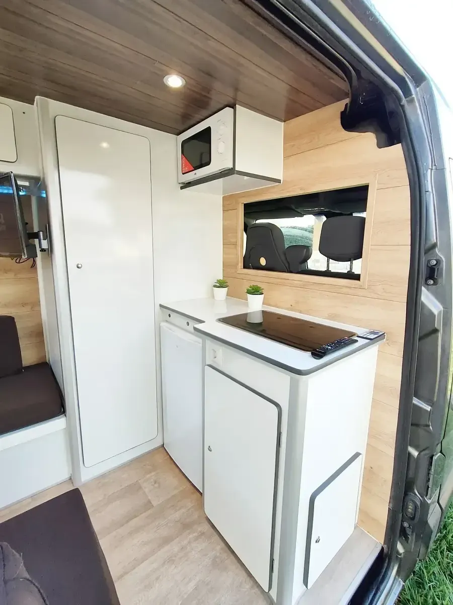 Usado Peugeot Boxer 130 CV (95 kW) 2019 Gris Van