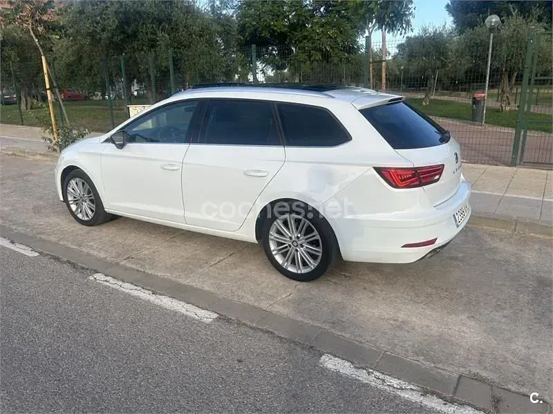 Usado Seat Leon ST 150 CV (110 kW) 2018 Blanco Familiar