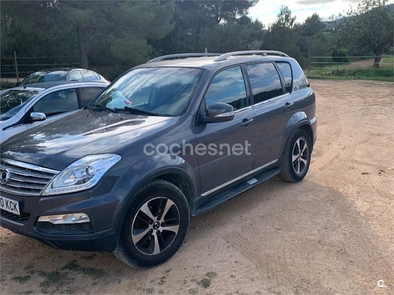 Usado Ssangyong (KGM) Rexton Limited 178 CV (130 kW) 2017 Gris / plata SUV