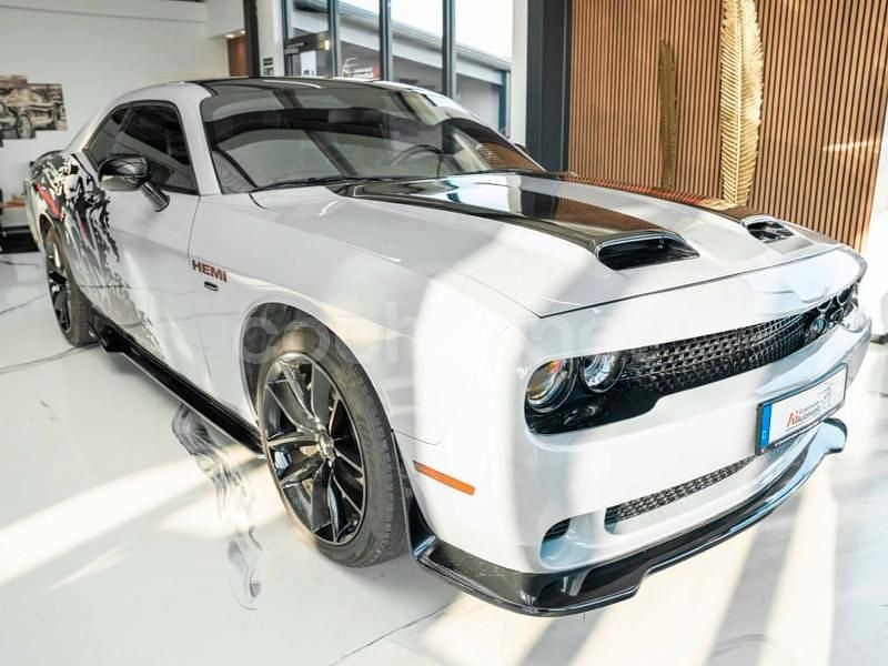 Gris / plata Usado 2023 Dodge Challenger Coupe | 37.999 € (Precio justo) - Imagen 1/4