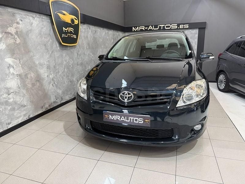 Usado Toyota Auris Active 90 CV (66 kW) 2011 Negro Utilitario
