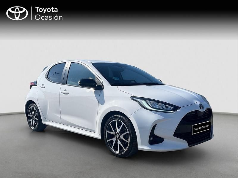 Usado Toyota Yaris Style 116 CV (85 kW) 2022 Blanco Utilitario