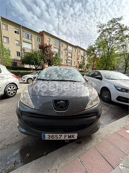Usado Peugeot 207 70 CV (51 kW) 2007 Gris / plata Berlina