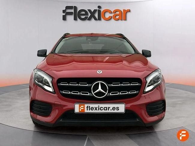 Usado Mercedes GLA180 122 CV (89 kW) 2020 Rojo SUV