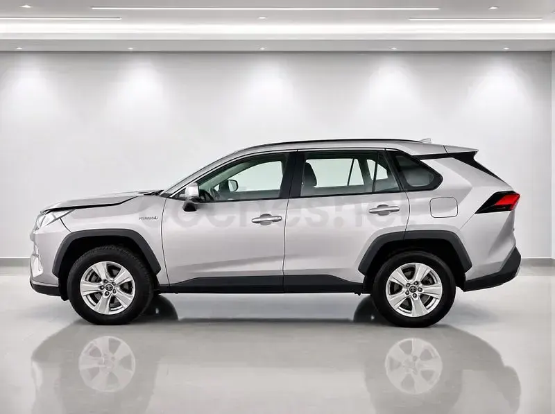Usado Toyota RAV4 Hybrid Advance 218 CV (160 kW) 2021 Gris / plata SUV