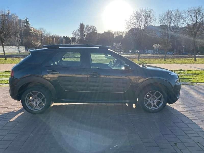 Usado Citroën C4 Cactus Feel 82 CV (60 kW) 2015 Negro Utilitario