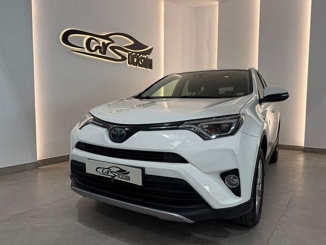 Usado Toyota RAV4 Hybrid Executive 197 CV (144 kW) 2018 Blanco SUV