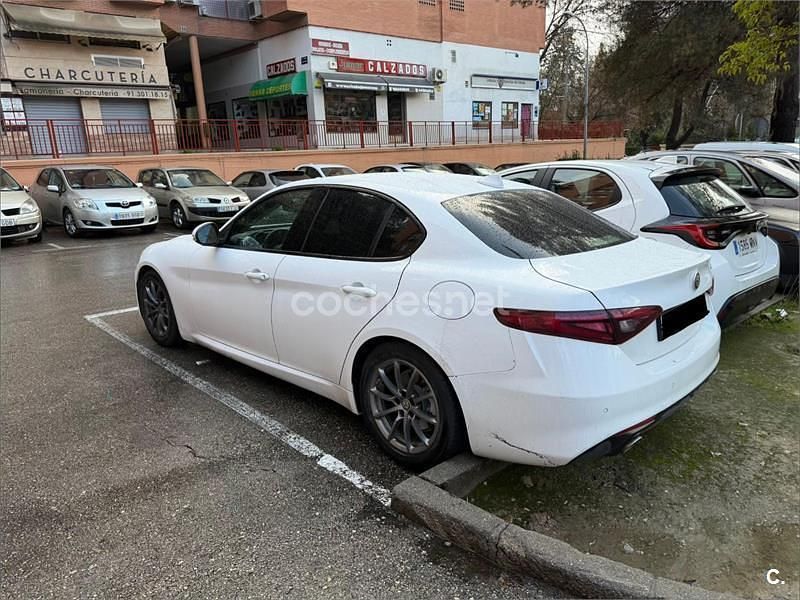 Usado Alfa Romeo Giulia Super 180 CV (132 kW) 2016 Blanco Berlina