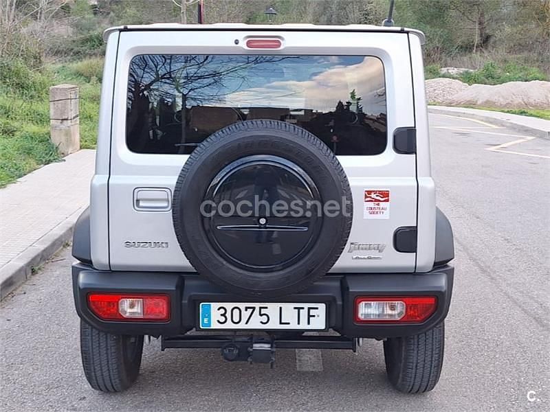Usado Suzuki Jimny 102 CV (75 kW) 2020 Gris / plata SUV