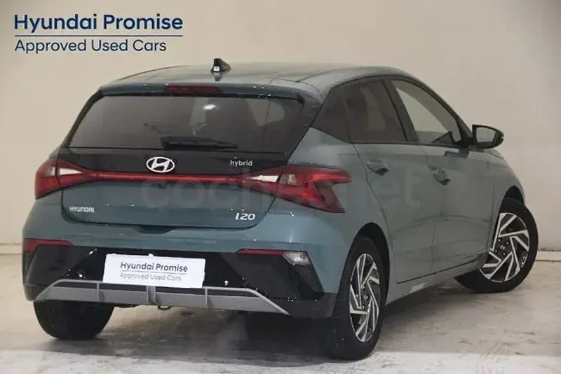 Usado Hyundai i20 100 CV (73 kW) 2025 Verde Utilitario
