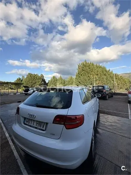 Usado Audi A3 Ambition 110 CV (80 kW) 2013 Blanco Berlina