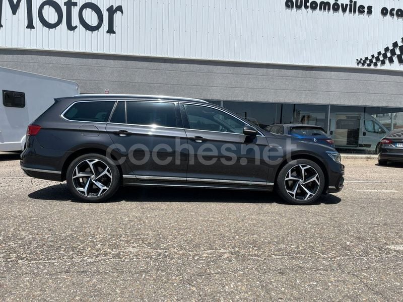 Usado VW Passat R-line 190 CV (139 kW) 2020 Negro Familiar