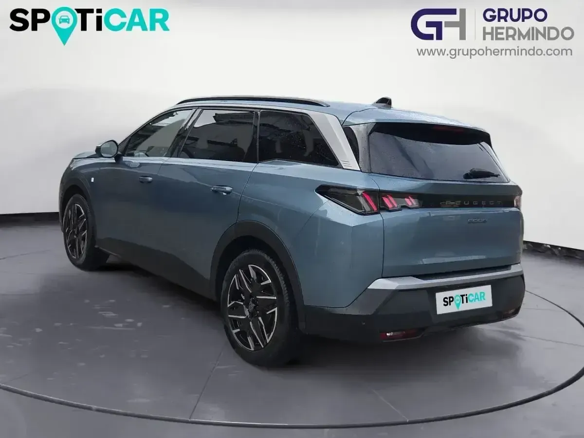 Käytetty Peugeot 5008 Allure 145 HP (106 kW) 2025 Harmaa Katumaasturi