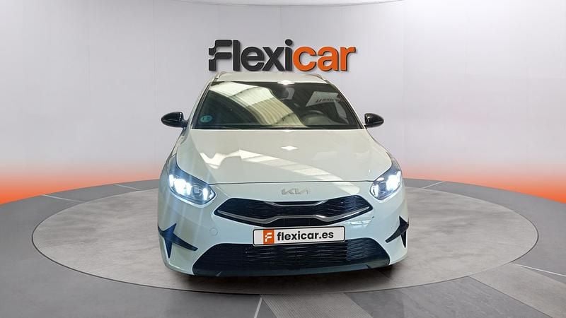 Usado Kia Ceed Style 100 CV (73 kW) 2025 Blanco Utilitario
