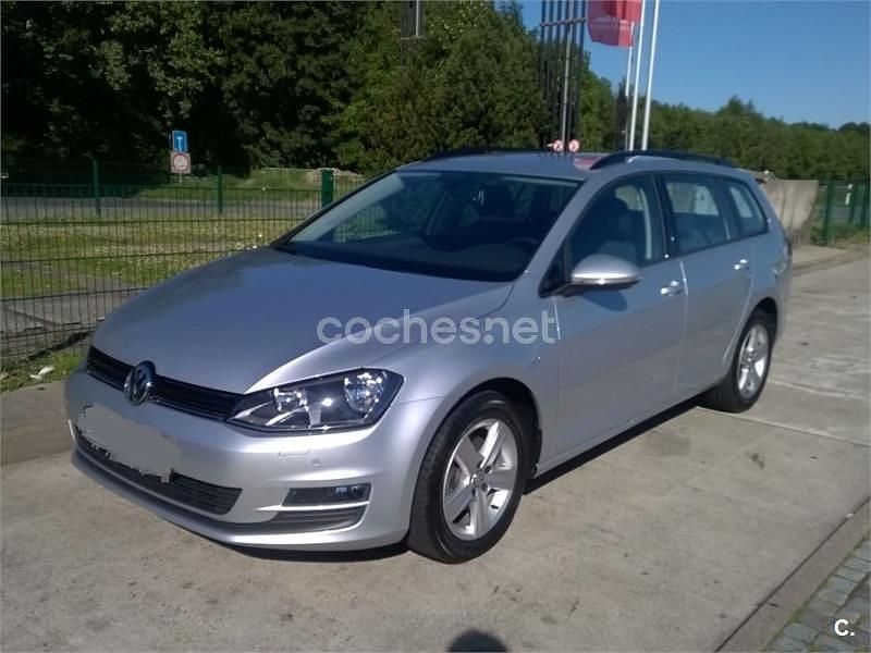 Usado VW Golf VII Advance 110 CV (80 kW) 2015 Gris / plata Familiar