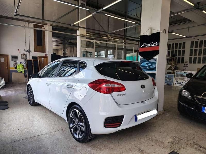 Usado Kia Ceed GT 136 CV (100 kW) 2017 Blanco Utilitario