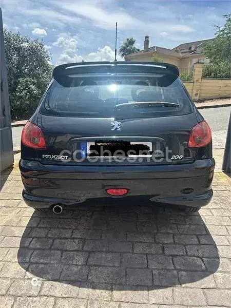 Usado Peugeot 206 75 CV (55 kW) 2007 Negro Berlina