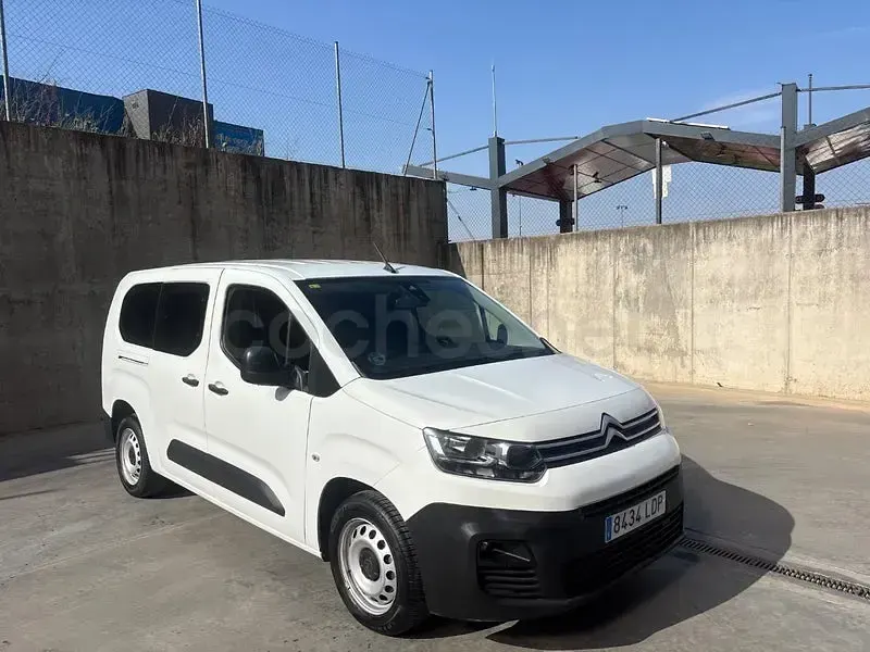 Usado Citroën Berlingo Live 102 CV (75 kW) 2020 Blanco Monovolumen