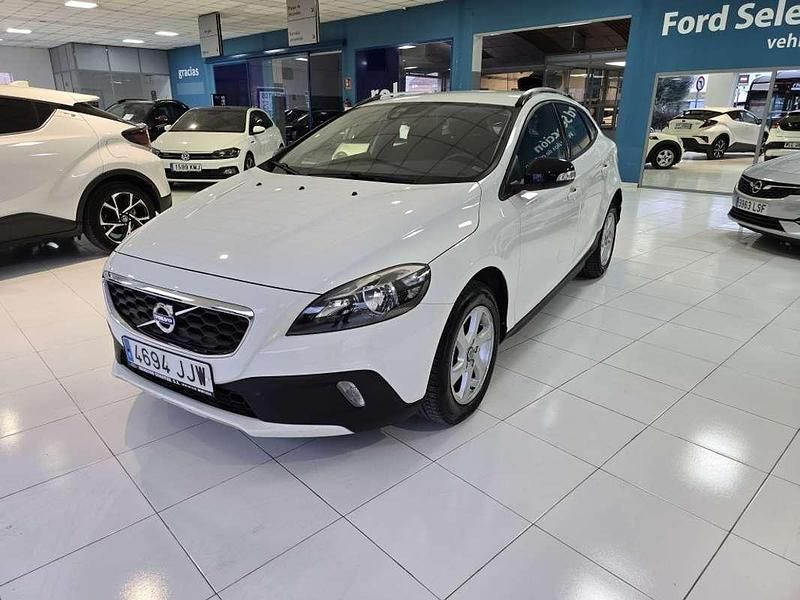 Usado Volvo V40 Summum 120 CV (88 kW) 2016 Blanco SUV